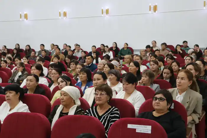 Отмечены 130-летие Жиенгали Тилепбергенова и 95-летие газеты «Темир» (2)