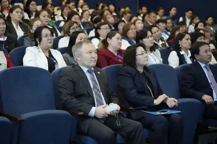 В городе Алатау состоялся областной Языковой форум в формате TED Talks с участием учителей, преподавателей и учёных (6)