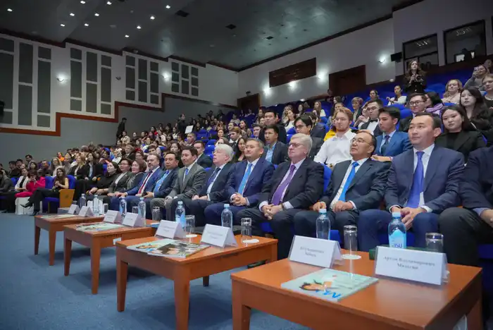 Первые студенты казахстанского филиала МГИМО получили студенческие билеты (4)