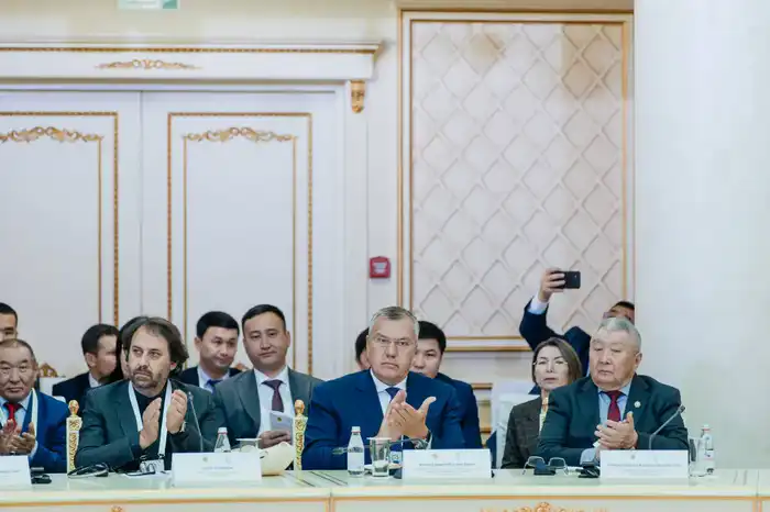 В Атырау стартовал международный симпозиум «Сарайшык: история и культура Великой степи на стыке Востока и Запада» (9)