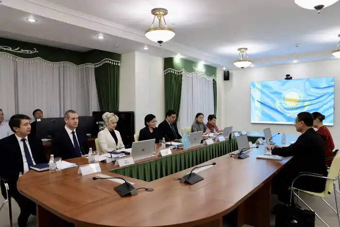 С. Жакупова обсудила развитие сотрудничества и цифровизацию в социально-трудовой сфере с главой Минтруда Туркменистана М. Сылаповым (4)