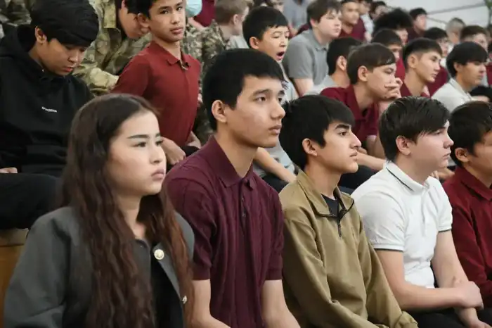 «Закон и порядок»: учащимся столичного колледжа напомнили об ответственности за совершение правонарушений (6)