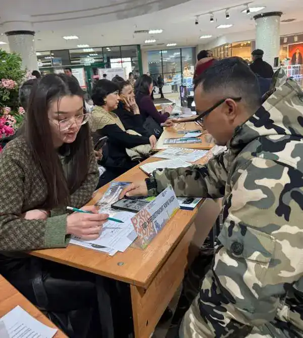 Более 40 предприятий предложили 850 вакансий на ярмарке рабочих мест в Караганде (5)