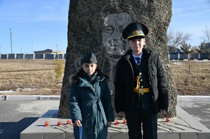 «Алаш! Әруақ! Абылай!» — казахские военные традиции ожили на Дне батыров в Караганде (10)