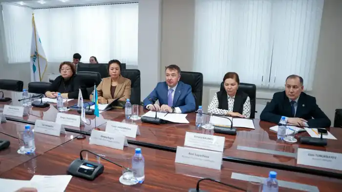 Состоялась встреча Министра юстиции Республики Казахстан Ерлана Сарсембаева с Главой Офиса программ ОБСЕ в Астане Алексеем Роговым (2)