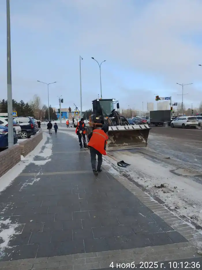 В Астане выпал первый снег: коммунальные службы работают в усиленном режиме (2)