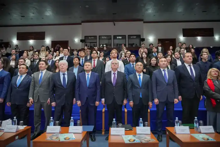 Первые студенты казахстанского филиала МГИМО получили студенческие билеты (2)