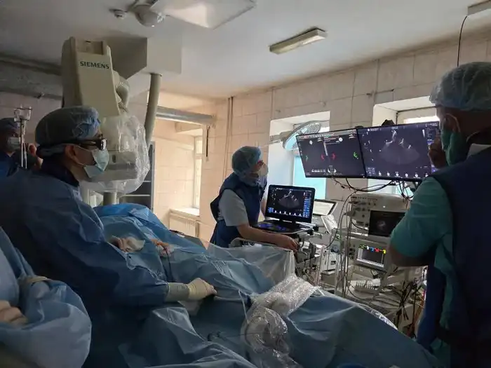 В Караганде начали проводить инновационные операции на сердце (5)