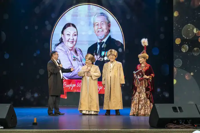 В Жетісу состоялся творческий вечер супружеской пары – актеров театра и кино Алмахан Кенжебековой и Кендебая Темирбайулы (2)