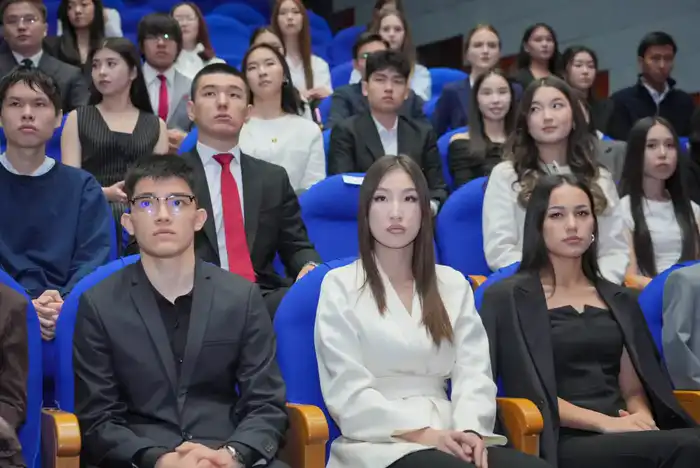 Первые студенты казахстанского филиала МГИМО получили студенческие билеты (8)