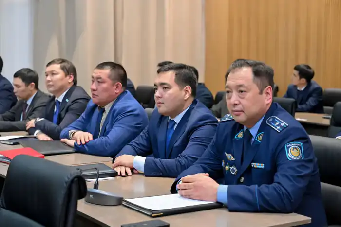 Аким области: Работы по обеспечению чистоты в регионе должны вестись круглый год – зимой и летом (4)