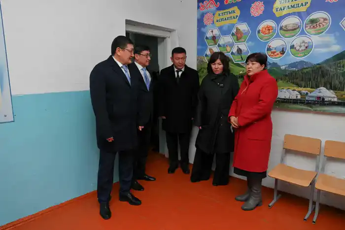 Министр просвещения ознакомилась с деятельностью образовательных учреждений области Абай (7)
