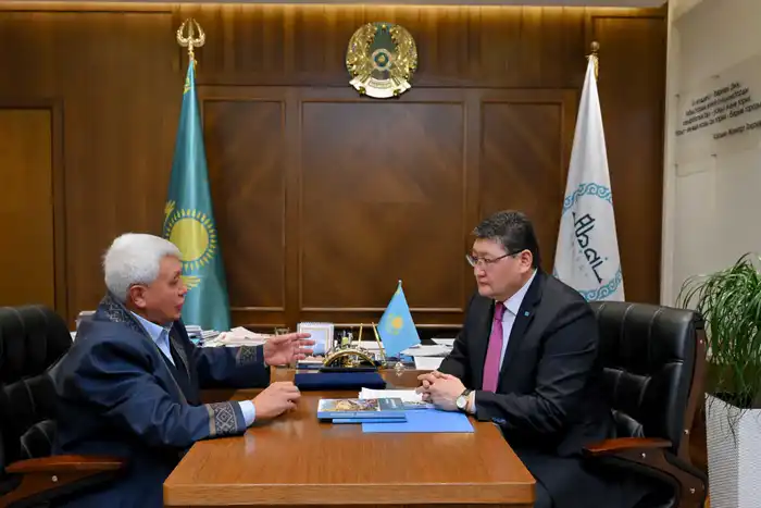 Аким области встретился с председателем Комитета по языковой политике Ерболом Тилешовым (4)