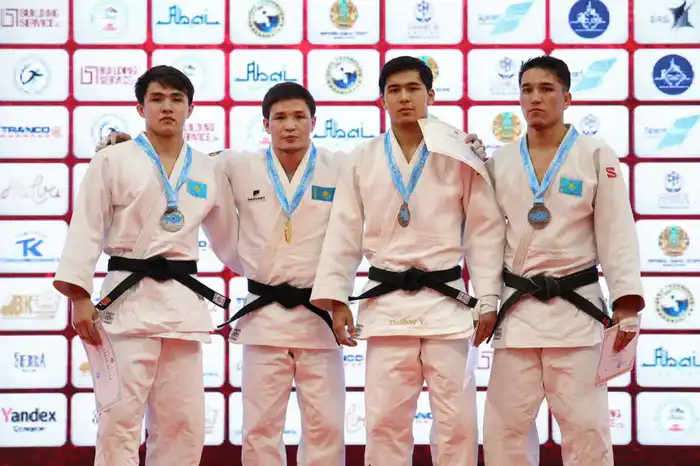 Ербол Мырзабосынов наградил победителей чемпионата Казахстана по дзюдо (2)