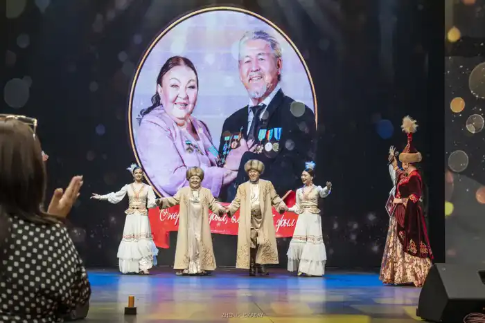 В Жетісу состоялся творческий вечер супружеской пары – актеров театра и кино Алмахан Кенжебековой и Кендебая Темирбайулы (10)