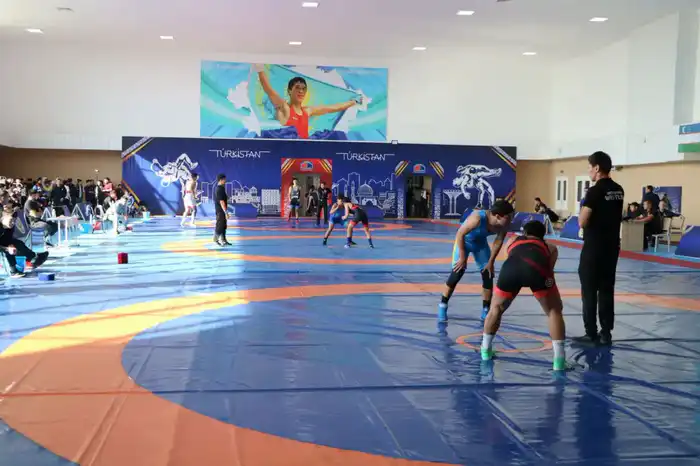 В ТУРКЕСТАНЕ СТАРТОВАЛ МЕЖДУНАРОДНЫЙ ТУРНИР ПО БОРЬБЕ ПАМЯТИ САБЫРА РАХИМОВА (4)