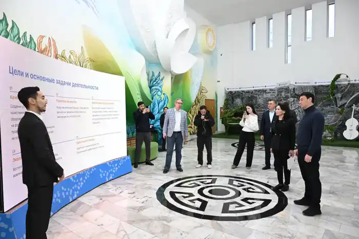 Аким Алматы Дархан Сатыбалды ознакомился с деятельностью Дворца школьников и Музея Алматы (7)