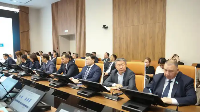 В Мангистау обсудили меры по развитию предпринимательства и актуальные вопросы его развития (2)
