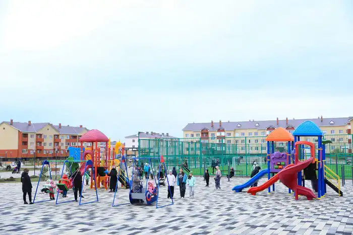 В Актобе сквер, построенный частным предпринимателем, передан в пользование жителям (5)