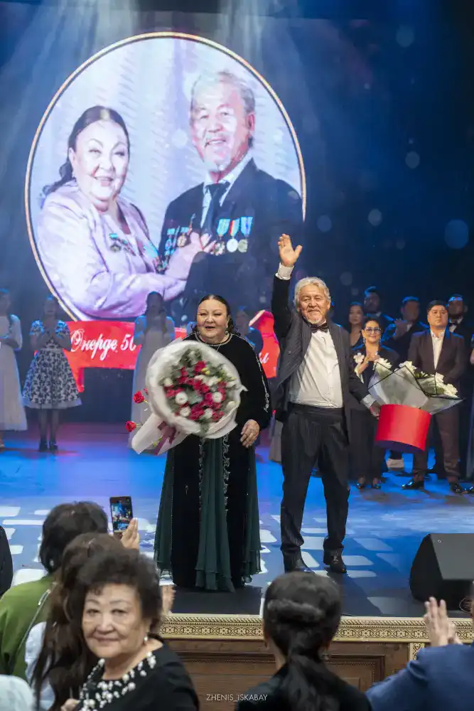 В Жетісу состоялся творческий вечер супружеской пары – актеров театра и кино Алмахан Кенжебековой и Кендебая Темирбайулы (8)