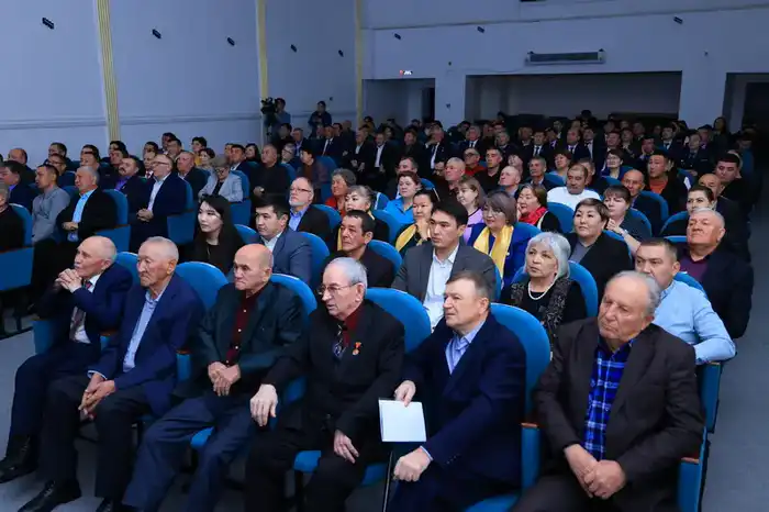 В Карагандинской области поздравили с юбилеем Героя труда Казахстана Георгия Прокопа (5)