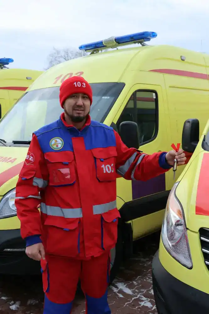 В КОСТАНАЙСКОЙ ОБЛАСТИ ОБНОВЛЕН АВТОПАРК СКОРОЙ ПОМОЩИ: ВРУЧЕНЫ КЛЮЧИ ОТ 50 НОВЫХ РЕАНИМОБИЛЕЙ (4)