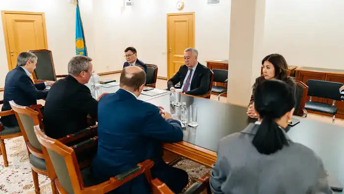 TikTok представил Серику Жумангарину исследование о влиянии цифровой платформы на бизнес Казахстана (4)