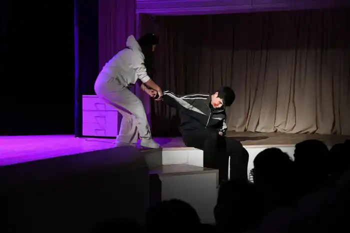 «S.O.S.»: В Астане показали специальный спектакль о вреде наркотиков (5)