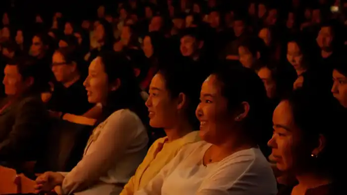 «Закон и порядок»: в Астане публике представили спектакль «Жылы мұң» (3)