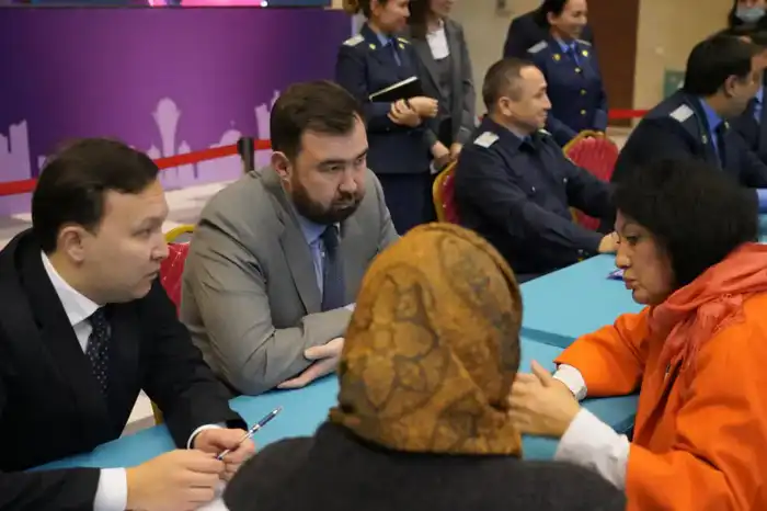 «Народный юрист»: жители столицы получили юридические консультации от специалистов (5)