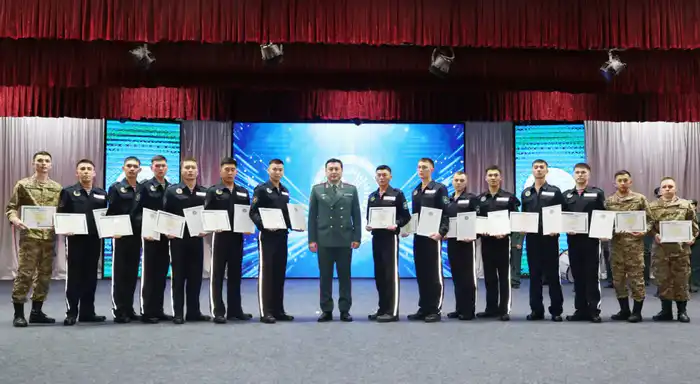 Гвардейцам вручили ещё 400 сертификатов в рамках конкурса «Срочник 2.0» (5)