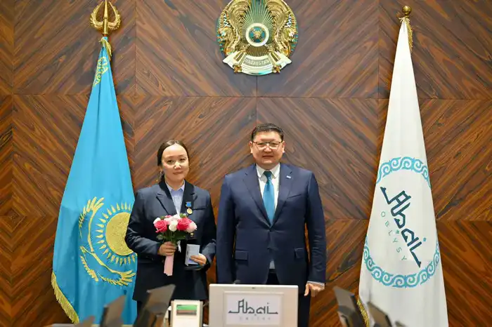 В области Абай отметили вклад финансистов (6)