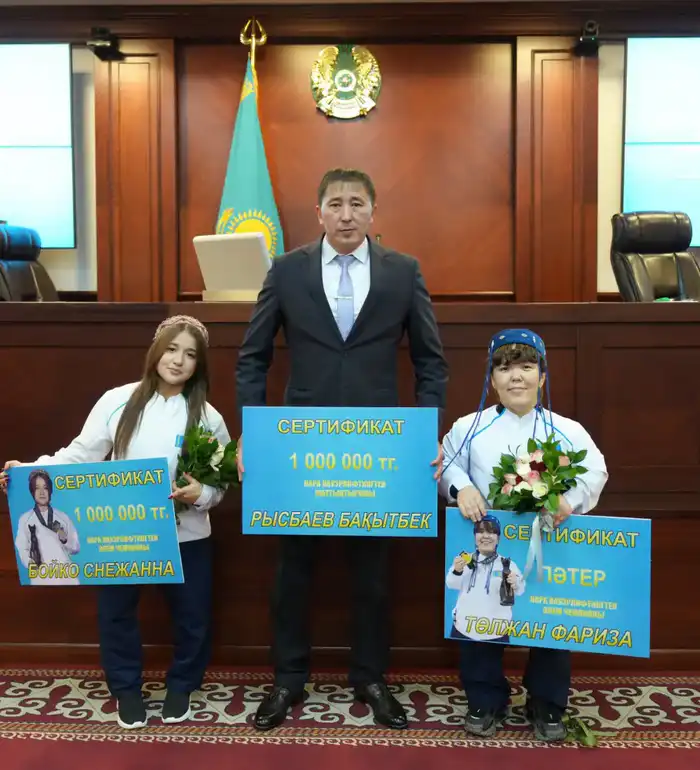 Глава региона встретился с чемпионами мира по парапауэрлифтингу (5)