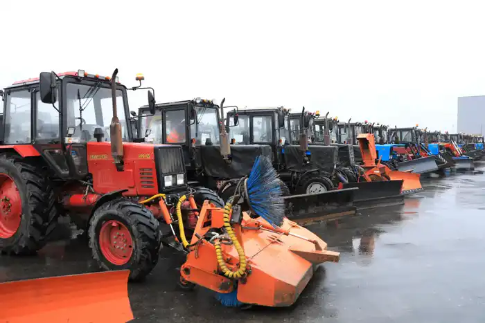 В Актобе 357 единиц спецтехники подготовлены для уборки снега (2)