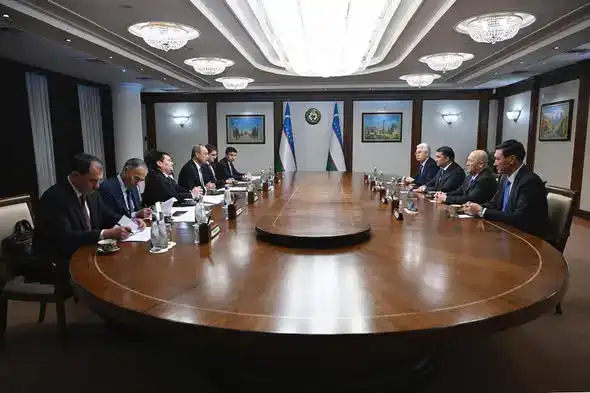 ГЛАВА ТУРКЕСТАНСКОЙ ОБЛАСТИ ВСТРЕТИЛСЯ С ПРЕМЬЕР-МИНИСТРОМ РЕСПУБЛИКИ УЗБЕКИСТАН (3)