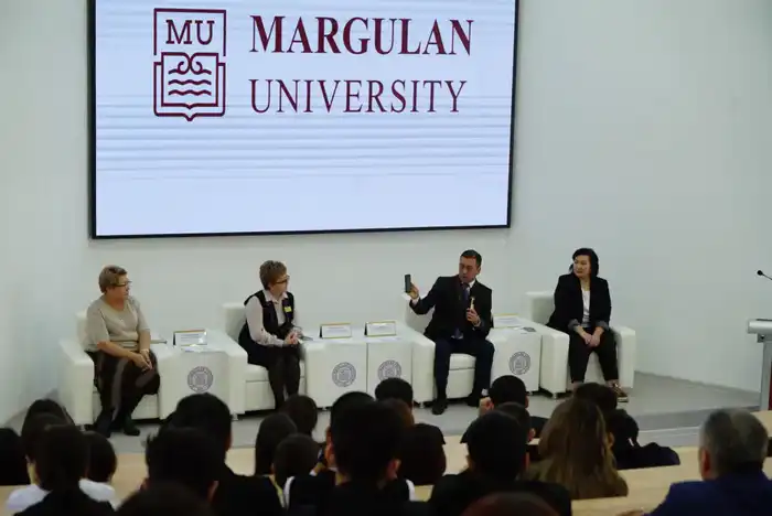 ПЕДАГОГИЧЕСКИЕ КЛАССЫ МАРҒҰЛАН УНИВЕРСИТЕТА: ВОЗМОЖНОСТИ ДЛЯ БУДУЩИХ УЧИТЕЛЕЙ (4)