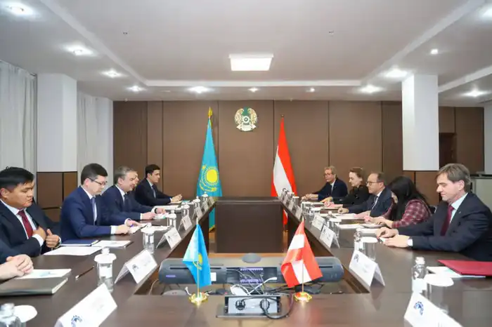 Министр Ерсайын Нагаспаев встретился со Вторым Президентом Национального собрания Австрии Петером Хаубнером (4)