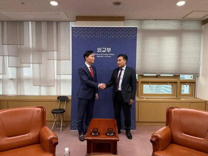 А. Ертаев обсудил вопросы трудовой миграции с коллегами из Республики Корея (2)