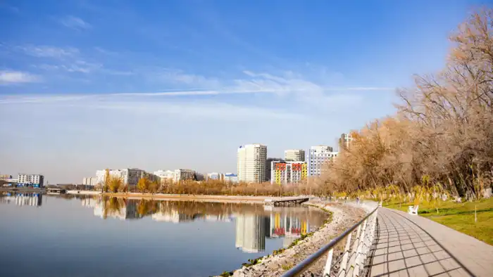 Озеро Сайран. Фото: ©️ Tengrinews.kz / Болат Айтмолда
