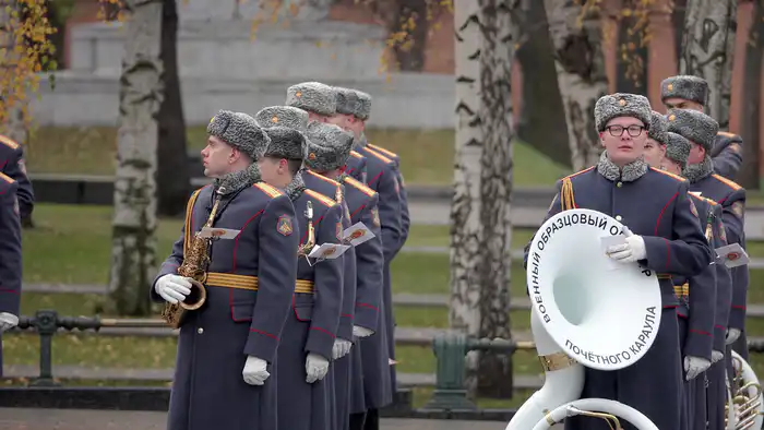 Церемония возложения венка