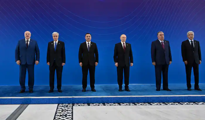 Совместное фото участников саммита ОДКБ