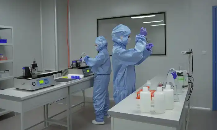 Глава государства ознакомился с деятельностью фармацевтических предприятий Жамбылской области (2)