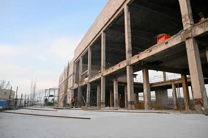 Здание железнодорожного вокзала в Семее модернизируется (5)