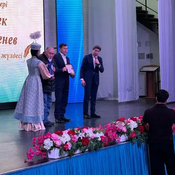 В Карагандинской области вручили премию имени Жұмабека Ташенова (6)