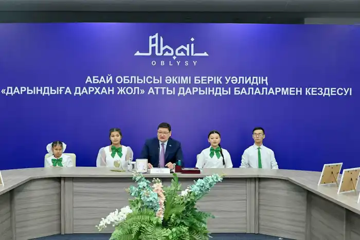 Аким области встретился с одаренными школьниками региона (2)