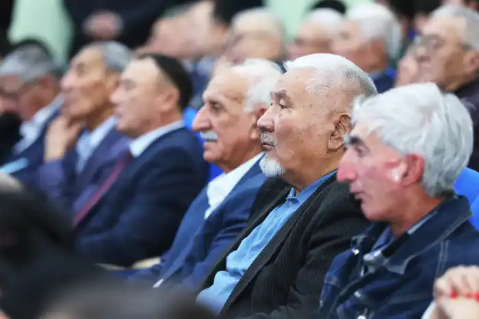 Ербол Карашукеев встретился с жителями Жамбылского района (3)