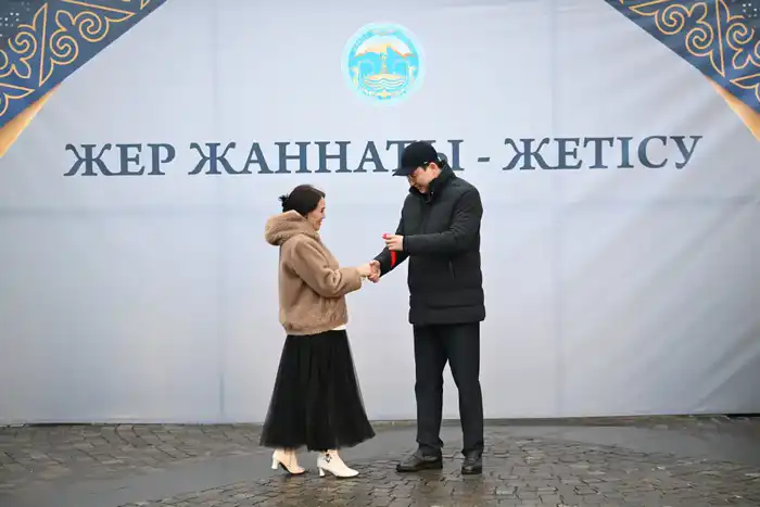 Учреждения культуры Жетісу получили ключи от автомобилей (5)