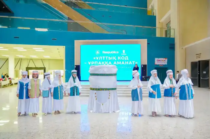 «Национальный код - наследие для поколений»: в Астане прошел этнофорум с участием почитателей казахского ремесла (5)