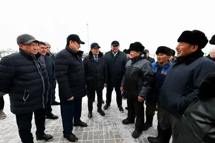 Аким области ознакомился с работой медицинского пункта в селе Малтүгел (7)