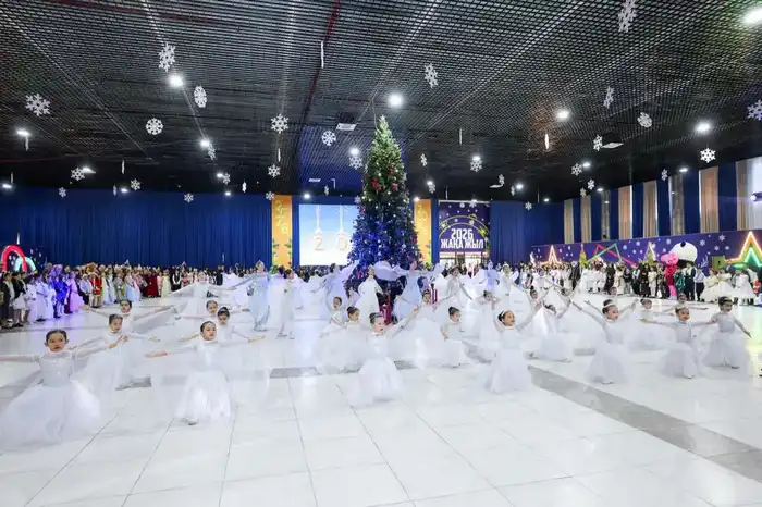ШЫМКЕНТ: СОСТОЯЛАСЬ ТРАДИЦИОННАЯ ПРЕЗИДЕНТСКАЯ ЁЛКА ДЛЯ ДЕТЕЙ (6)